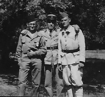 1942 
Pierre et Philippe
d&eacute;part pour la guerre